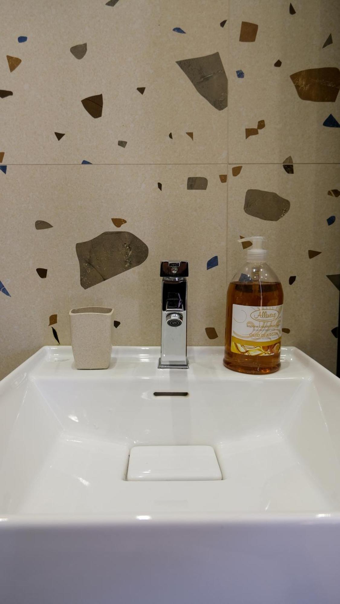 2E Center Apartment Тирана Екстериор снимка