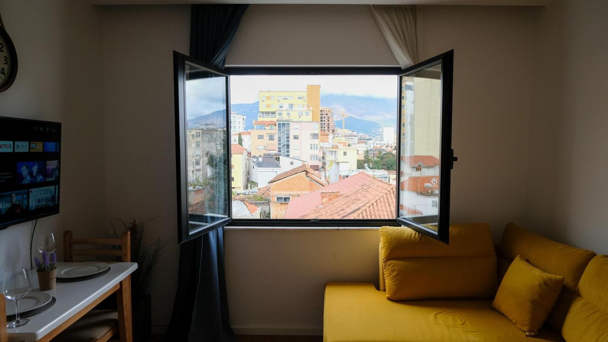 2E Center Apartment Тирана Екстериор снимка